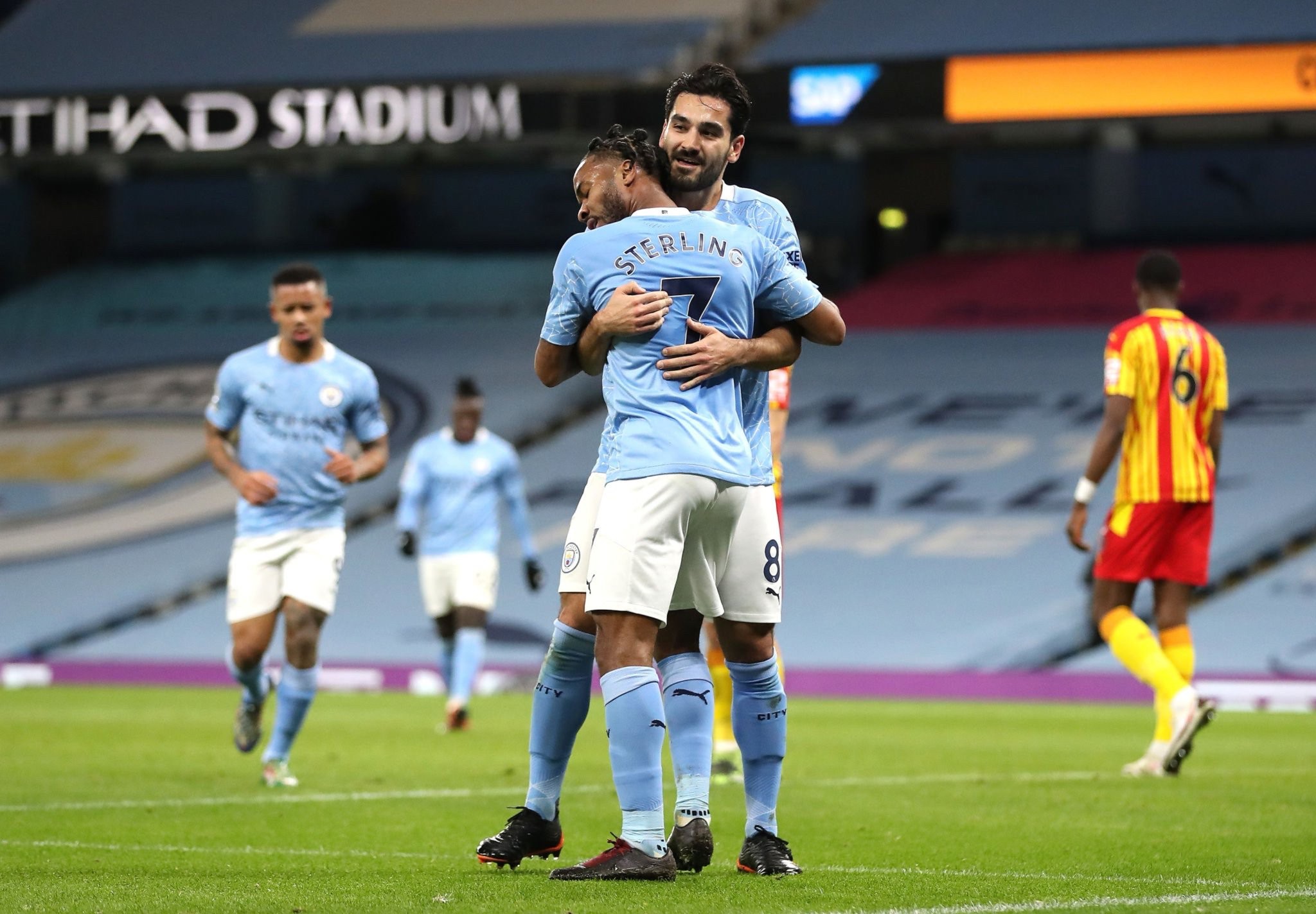 式更具象征 式更具象征